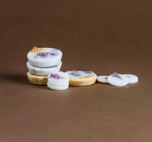 The Munio wild flower soy wax rounds 5